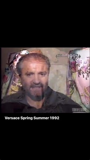 Versace Spring Summer 1992 | Runwaymodel
