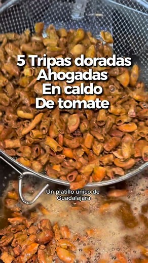 Claudio De Angelis Martinez on Instagram: "Esas manías tapatías de remojar todo me fascinan!! 🌮🤤👌🏼 Tripas don Ramón: Chiapas 1538, San Miguel de Mezquitan, 44260 Guadalajara, Jal. 📍 Tripas el Rojo: C. Juan Álvarez 1600, Villaseñor, 44600 Guadalajara, Jal. 📍 Tripas Don Pancho: Marconi 196A, Revolución, 44400 Guadalajara, Jal. 📍 Tripas Maribel: Av. Javier Mina 1421, Mercado Libertad, San Juan de Dios, 44360 Guadalajara, Jal. 📍 Tripitas GDL: Av San Jacinto 997, Jardines de la Paz, 44860 Gua