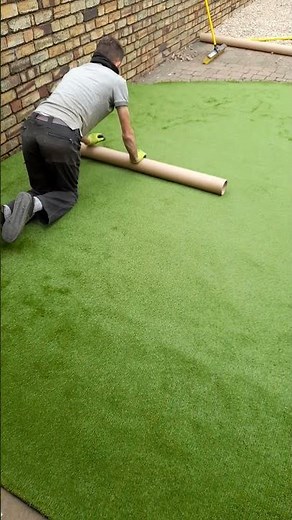 How to remove wrinkles and creases from a new artificial grass / astroturf installation / fitting.