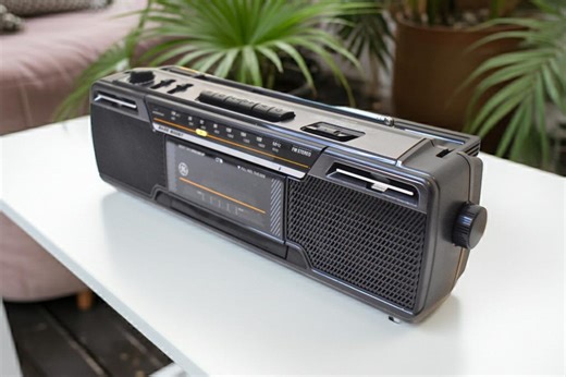 General Electric Model 3-5624A AM FM Cassette Stereo Mini Boombox Radio! Sounds Great Excellent Condition! - Etsy Canada