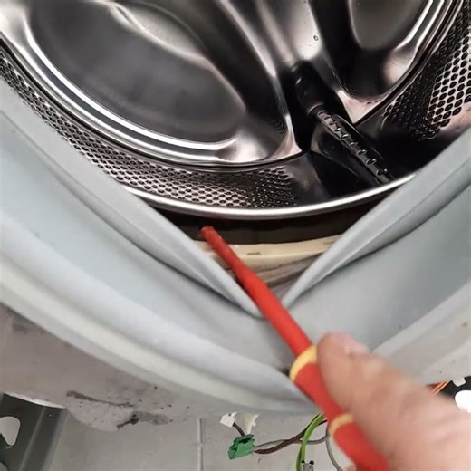 another Bosch washing machine bites the dust... broken spider... not the insect kind. time for new..