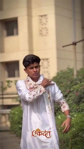 Ivory embroidered kurta with Dupatta crafted for those who love royal ethnic vibe with modern touch.