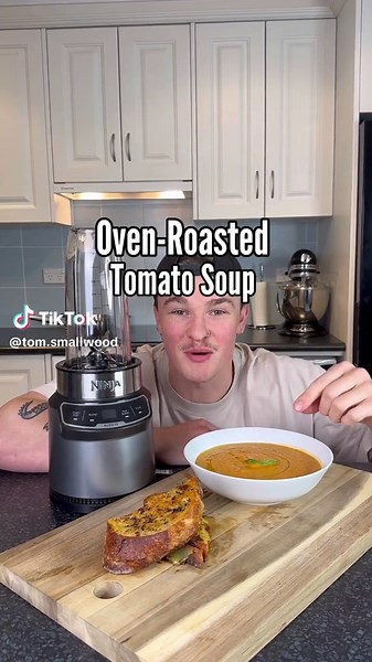 Ninja Blender Roasted Tomato Soup and Pesto Grilled Cheese Recipe