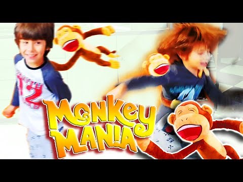 Jugamos a MONKEY MANIA con papa y mama 🙉ESCAPA DEL MONO SALTANDO y BAILANDO!! Juegos en familia