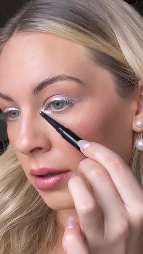 Trying Silver Eyeliner for the First Time | Makeup Tutorial