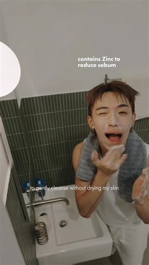 Joe Shiang on Instagram: "My skin secret? Treat it — and patch it. I stick to the @larocheposay Effaclar 3-step routine: Gently cleanse without drying out my skin, control oil, and use DUO+M to treat both headless and active pimples. When needed, I finish with the DUO+M Patch for fast repair (and to stop myself from picking) Simple, consistent, and it works. Now you know my skin secret ✨ and you can get yours too at @guardianmy #larocheposayMY #larocheposayskincare #skincareroutine #DontPoplt"