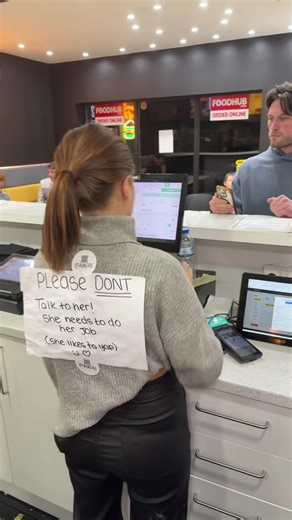 Well there is always that one person who loves to yap at work 😁 #fyp #viral #burger #chicken #foodtok