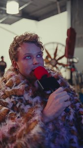 5 Seconds of Summer: Luke Hemmings Engages with Fans