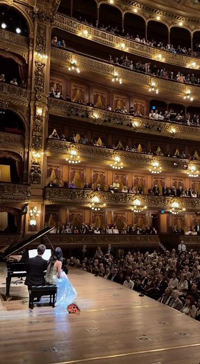 Nadine Sierra Sings 'O Sole Mio' in Stunning Opera Performance