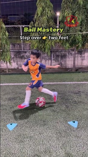 Step over drills…👏👏👏 #coach_win #vstarfootball #footballtraining #football