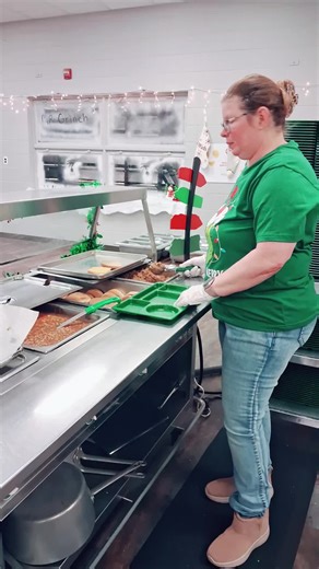 what's for lunch today you ask ?! fresh pizza or taco burgers with baked beans and a all you can eat fruit and veggie bar ! #schoollunch #lunchtime #lunchladies #lunch #whatsforlunch