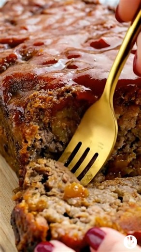 This Stove Top Stuffing Meatloaf takes a classic dinner to the next level 😍 Tender, juicy meatloaf blended with savory stuffing and topped with a sweet, smoky glaze that caramelizes beautifully in the oven every slice is packed with rich, cozy flavor. Ingredients: • 6 ounces turkey-flavored Stove Top stuffing mix • 1 cup hot beef broth • 1/2 cup ketchup • 1/4 cup barbecue sauce • 2 large eggs, lightly beaten • 2 pounds ground beef (85/15 blend recommended) Instructions: 1️⃣ Prepare Stuffing Mix