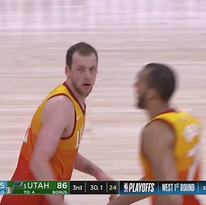 Joe Ingles was a problem in the 4Q! 🔥🔥🔥 #NBAPlayoffs | #TakeNote | NBA TV
