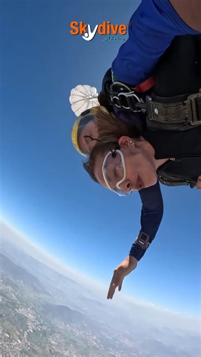 💯Cuando dicen que Skydive México es el mejor lugar para vivir un salto en paracaídas, la emoción lo confirma todo 💥¡ESTÁS EN LO CORRECTO!💥 🤩 En cada vuelo, en cada salto, descubrimos la verdadera esencia de la libertad. ¿Estás listo para experimentar la aventura que cambiará tu vida? 👉 Únete a nosotros en Skydive México y haz realidad tus sueños de volar. 🪂✨ ⁣⁣⁣⁣⁣⁣⁣⁣⁣⁣⁣⁣⁣⁣⁣⁣📌Datos de contacto: www.skydivemexico.mx ⁣⁣ 🔖contacto@paracaidismo.mx ⁣⁣⁣⁣⁣⁣⁣⁣⁣⁣⁣⁣⁣⁣⁣⁣⁣⁣⁣⁣⁣⁣⁣⁣ Whatsapp📞: bit.ly/3