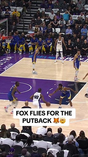 Fox takes off for the putback slam 🤩 #NBA #Kings #SoFiPlayIn #nbahighlights