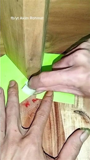 Easy way to measure wood angles using paper, with accurate results 🏆🤠👍🏻... #carpentry #woodworking