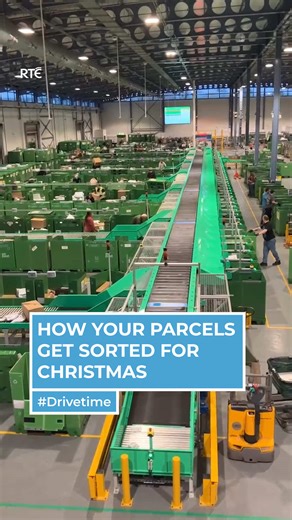 It’s the post wonderful time of the year 📦 🎄 Ever wonder how your parcels get delivered in time for Christmas? John Cooke has been to Athlone Mail Centre to find out, and you can hear this full story on this evening’s #Drivetime