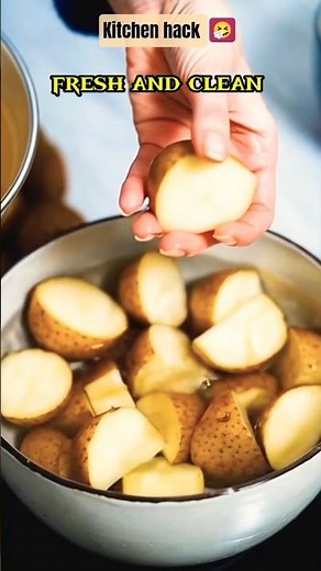 “Why Potatoes Turn Black 😱 Try This | #potatohacks #kitchenhacks #cookinghacks
