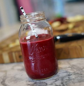 Apple Beet Berry Smoothie (AIP, Paleo, Whole 30, Vegan)