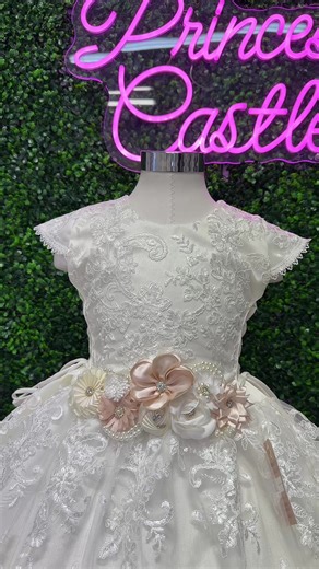 First communion dress available in white and ivory color✨#firstcommunion #primeracomunion #paratiiiiiiiiiiiiiiiiiiiiiiiiiiiiiii