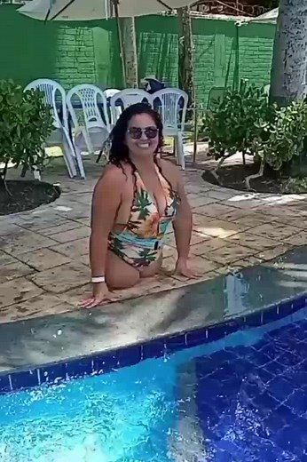 Ana DAK amputee lady - proud of her body and legless beauty.