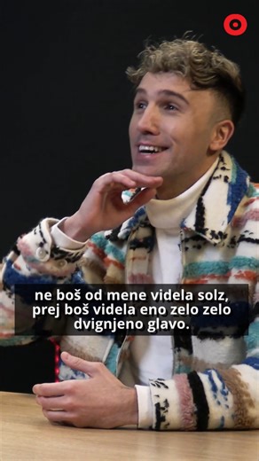 83K views · 252 reactions | V novem ŠOKkastu je David Amaro iskreno spregovoril o življenju pod žarometi in o vsem, kar to prinaša zraven. Čeprav s ponosom govori o svoji rasti, življenju in iskreno prizna svoje strahove, le redko pokaže ranljivi del sebe. Pogovor vodi Petra Kalan. #šokkast #podkast #davidamaro | Slovenske Novice | Facebook