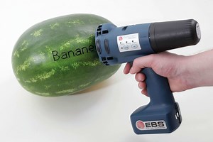 Hay impresoras de mano capaces de imprimir en cualquier superficie y orientación. Así funcionan