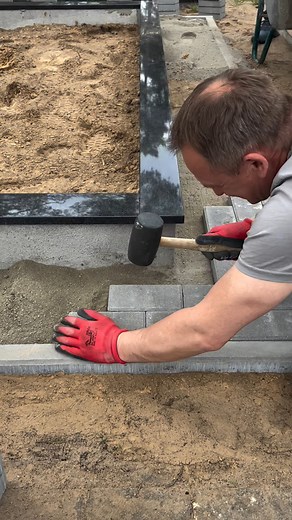 89K views · 219 reactions | Trinkelių klojimas aplink kapavietę: +37068257295 | Mizara | Facebook