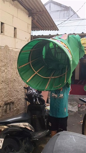 bocil rasya Gotong ondel ondel lewat Gang sempit#ondelondel #shortsvideo