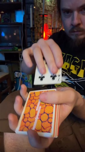 @fontainecards on Instagram: "🎁 happy $5 Fontaine Friday 🎅 #cardistry"