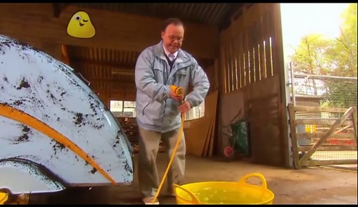 Gigglebiz Humphrey on a mission to wash his beloved car with help from his friend woody