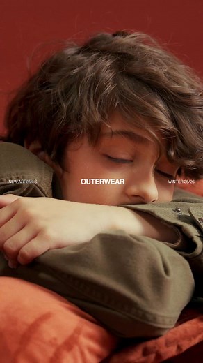 Outerwear I Winter 25/26 The season of layers is here — where warm meets cool. From quilted puffers to soft wool coats and playful bombers, each piece brings together warmth, comfort, and character. Crafted in deep hues of rust, taupe, and winter blue, the collection blends timeless style with everyday ease. | Outfitters