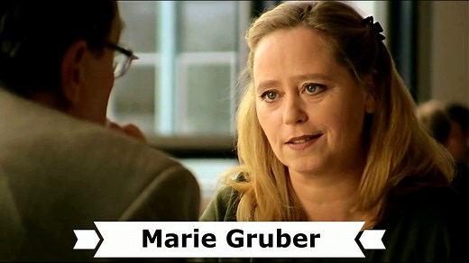 Heute ist der 4. Todestag der deutschen Schauspielerin Marie Gruber (* 11. Juni 1955 in Wuppertal; † 8. Februar 2018 in Berlin). Bekanntheit erlangte die aus Wuppertal stammende Schauspielerin Marie Gruber in ihrer Rolle als Rita Struutz an der Seite von Wolfgang Stumph in "Go Trabi Go" (1991). Gemeinsam eroberten die beiden das gesamtdeutsche Kinopublikum. In "Stubbe - Von Fall zu Fall" war sie dann viele Jahre danach Stubbes Ehefrau Caroline und spielte erneut an der Seite von Wolfgang Stumph.