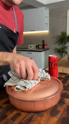 Noah Bachofen on Instagram: "Waadt trifft Graubünden 🧀🥬 Zutaten (ca. 4 Portionen): 12 Mangoldblätter 200 g Mehl 2 Eier 150g Milch 50g Wasser 150 g Wattländer Saucisson, klein gewürfelt 120 g Bündner Bergkäse, gewürfelt Salz, Pfeffer, Muskat 300 g fertig gekochtes Sauerkraut 150g Rahm 50g Butter @cocacolaeurope #CokeAndMeals #Ad"