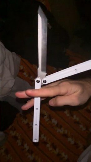 Simple clean combo #balisong #butterflyknife #flipping #balisongflipping #penspinning #yoyo #flipper