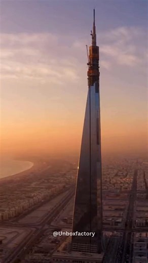 Jeddah Tower Reaches 80 Floors — Saudi Arabia’s 1 KM Mega Tower Set to Surpass Burj Khalifa Jeddah Tower has officially reached 80 floors, marking a major construction milestone for what is set to become the world’s tallest building. Rising to an unprecedented height of 1,000 meters, the tower will surpass Dubai’s iconic Burj Khalifa and redefine the limits of vertical architecture. Located in Saudi Arabia, the project is a flagship symbol of the nation’s long-term vision to diversify its econom