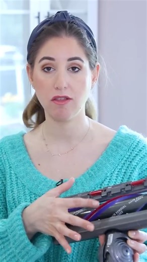 How To Keep Your Vacuum Working As If You Just Bought It. #vacuum #vacuumcleaner #cleaningtips #vacuumcleaning #cleaninghacks | Clean My Space