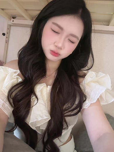 mắt sưng chứ k phải nhấn mí🙂