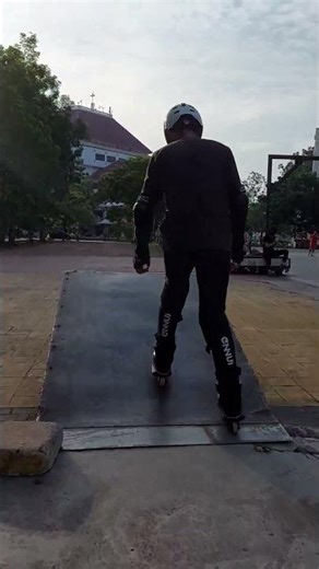 Belajar trik porn star dan makio agressive inline skate