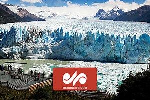 VIDEO: Glacier collapse in Argentina stuns tourists