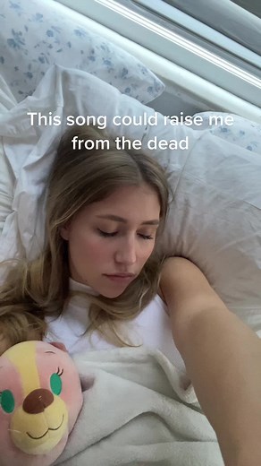 Charlotte's Web Main Title Song - A Nostalgic Journey to Childhood