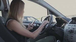 TxDOT: 1 of every 6 crashes on Texas roadways last year attributed to distracted driving