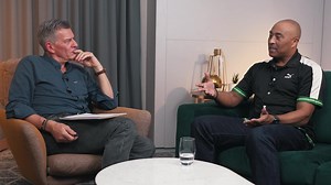 "There's no other industry where you can go 'I'm the best'. If you break the world record, you are the best on this planet." In the first of our legends series episodes, Colin Jackson talks through his world 110m hurdles record of 12.91 from the 1993 World Championships 💬 Plus how his mindset changed from competing to retirement 🧠 🎙️ Tim Hutchings FULL EPISODE: https://athleticsweekly.com/news/interviews/watch-track-and-field-legends-colin-jackson-1040000535/ | Athletics Weekly
