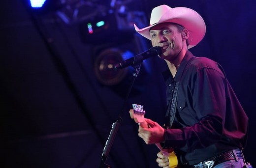 10 Best Wade Hayes Songs