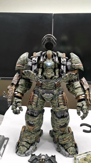 36K views · 8.8K reactions | Hulkbuster King Arts 1/9 scale custom repaint. + Iron Man mark 85 morstorm. Collab with Jawnathan's Toys! 刺 | Rain Cifra | Facebook