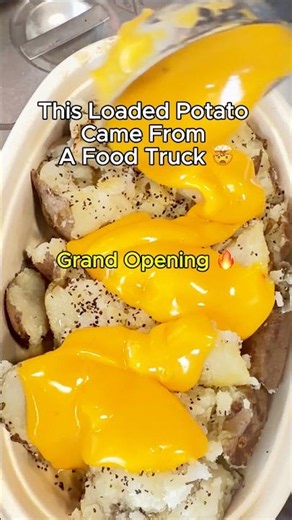 This loaded potato came from a food truck 🤯