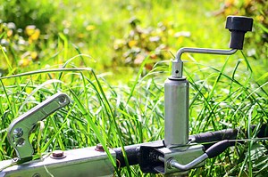 Additional adjustable wheel for easy movement of the structure...