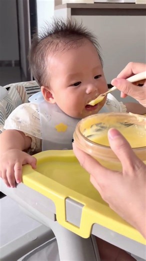 Complementary Feeding Time for My 8-Month-Old 😊 #babyfood #babymilestone #mealtime
