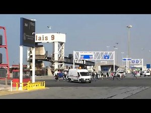 Moment migrants attempted to storm P&O Ferry in Calais caught on camera