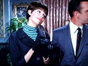 Nice Barbara Feldon 1 / 1 " Immobilo " Kiss " Get Smart " 1965